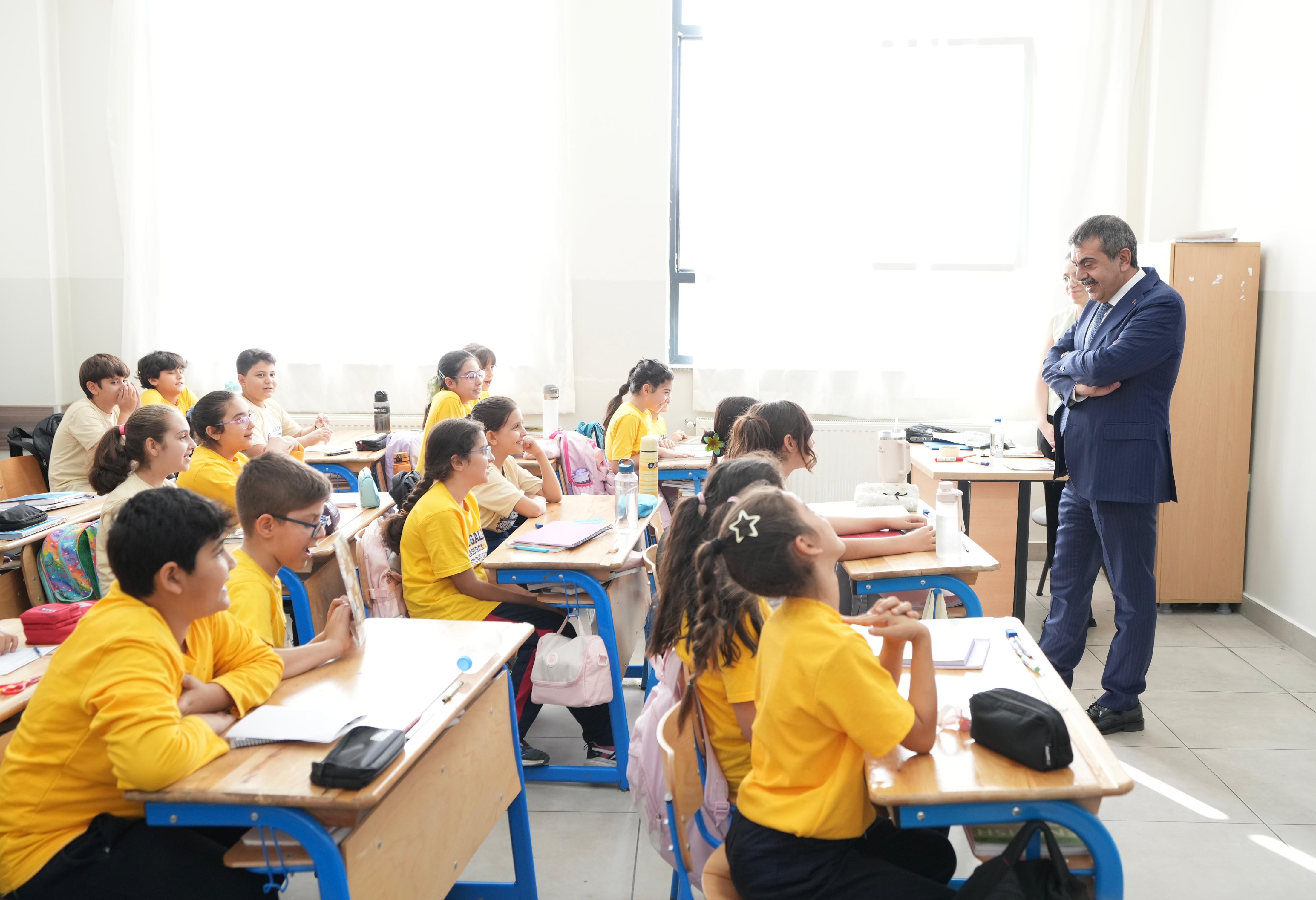Bakan Tekin (4)