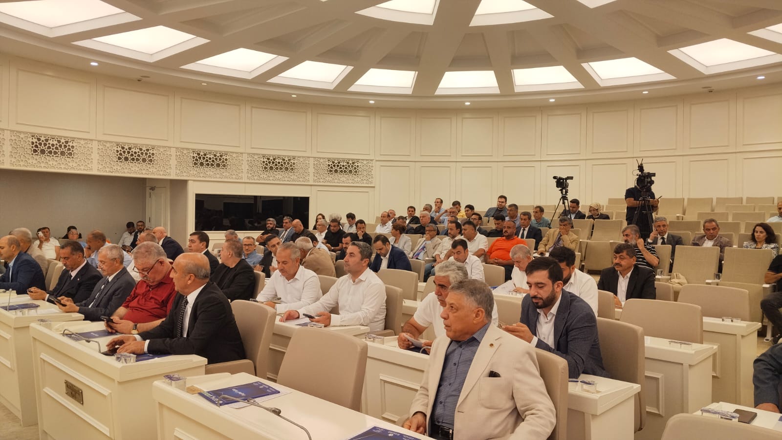 Büyükşehir Meclis (2)-3