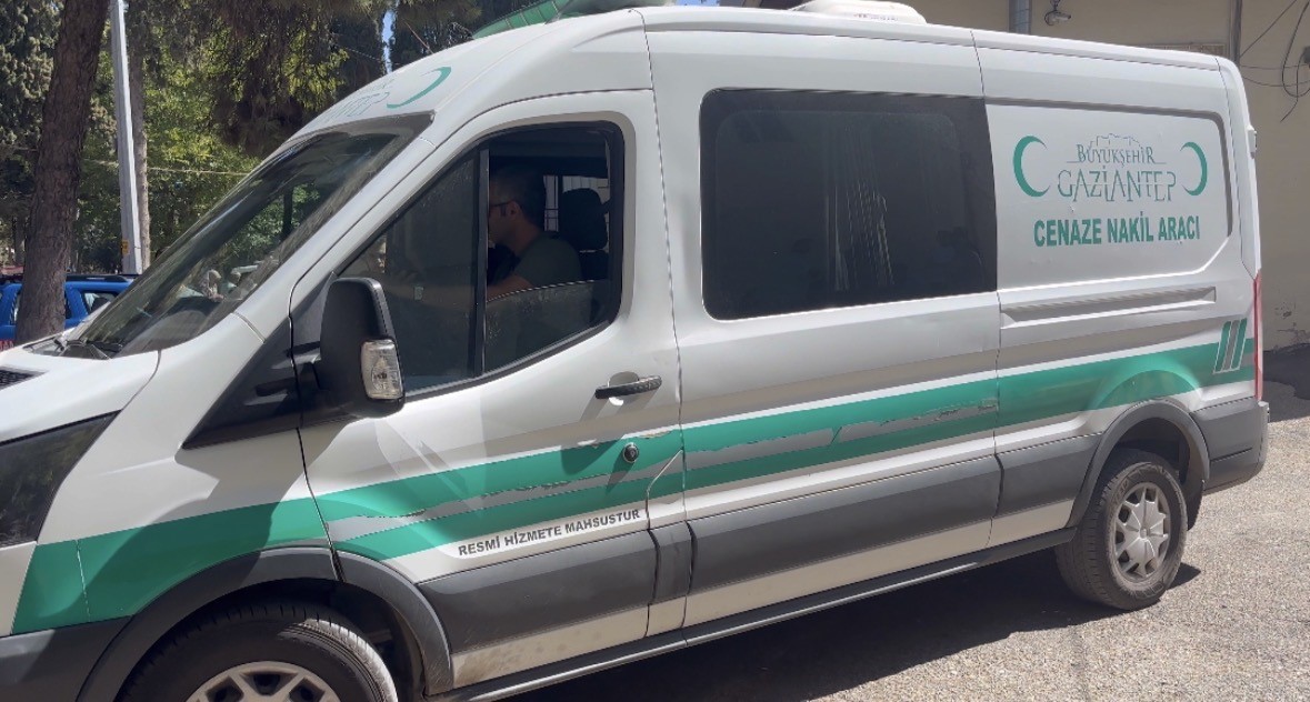 Gaziantep’te Feci Kaza 3 Kardeşin 2’Si Hayatını Kaybetti (5)