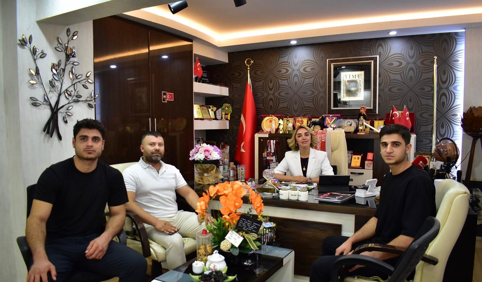 Şampiyon Sporculardan Emektar’a Ziyaret (4)