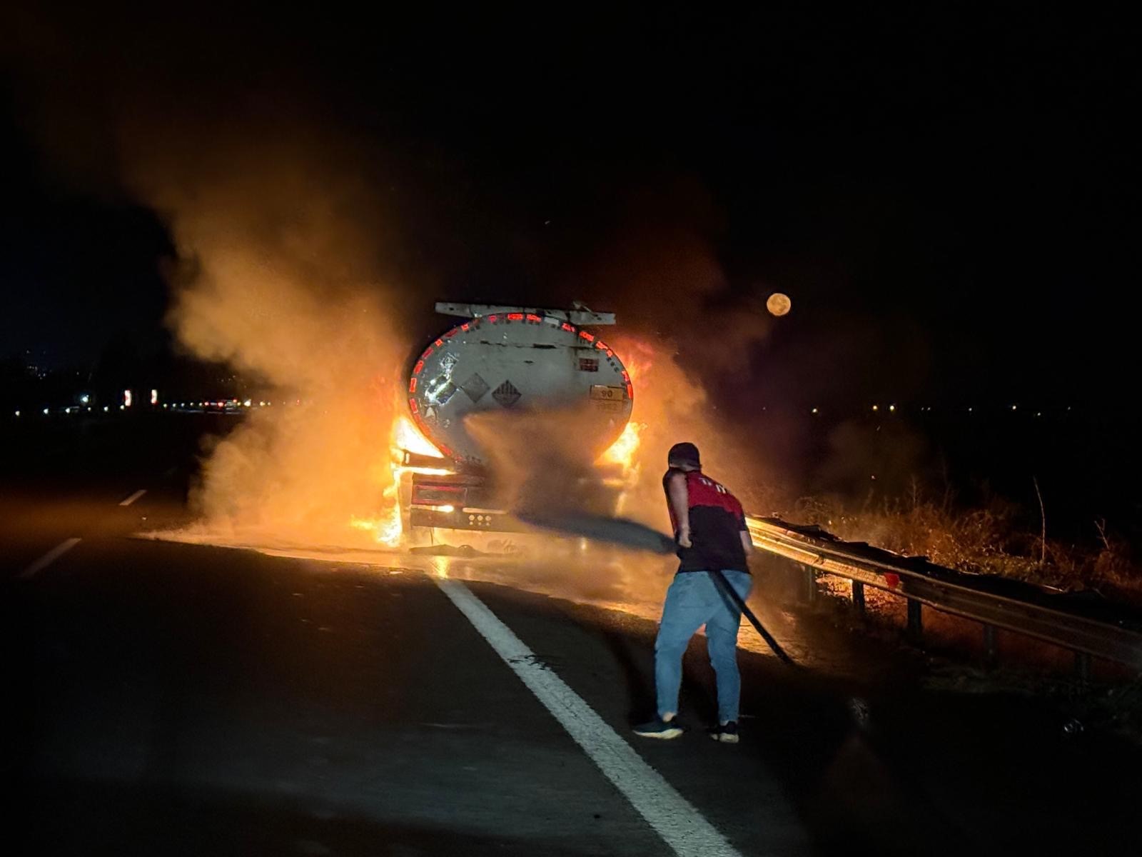 Tag Otoyolu'nda Korkutan Yangın! (2)