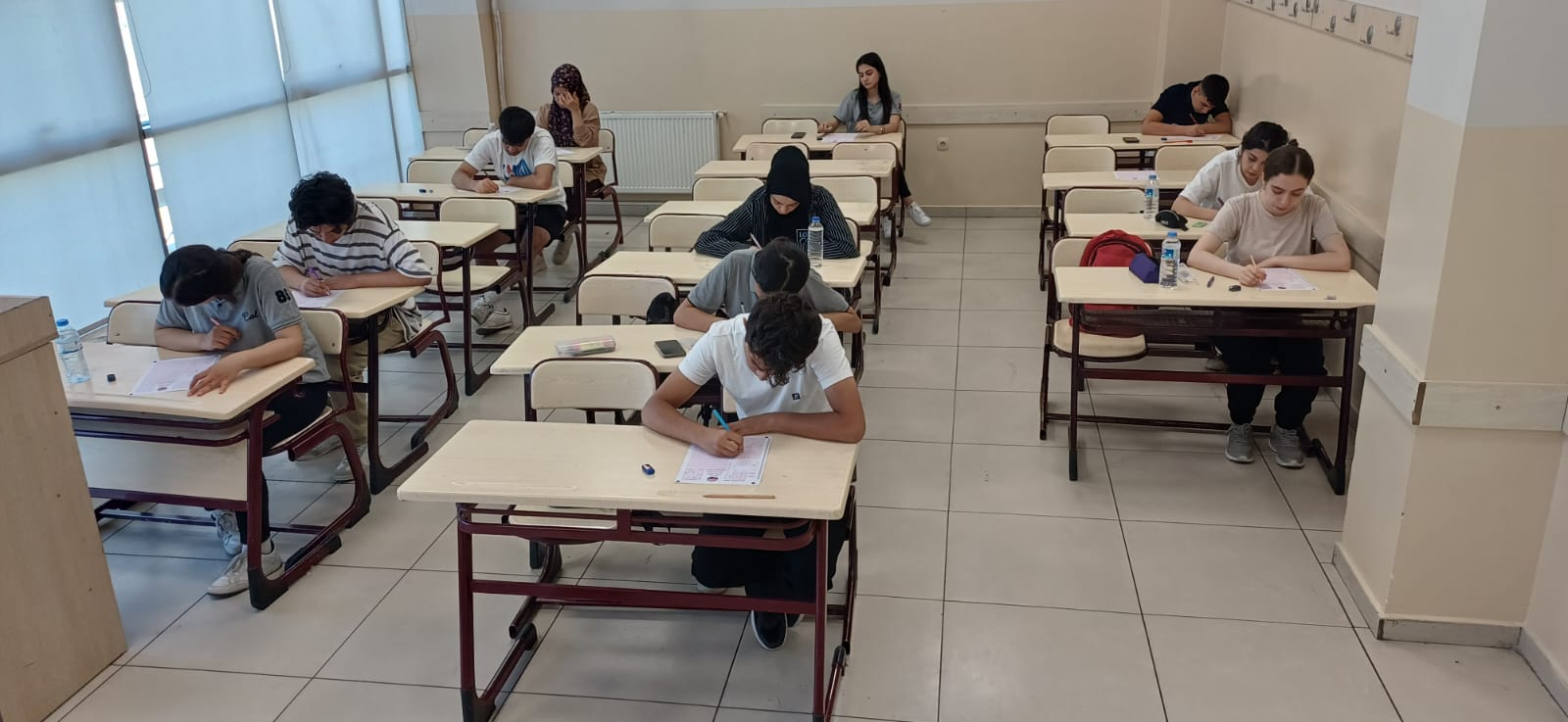 Tamamen ücretsiz olan bu kurslar, özel dershaneleri aratmayan kalitesiyle dikkat çekiyor.