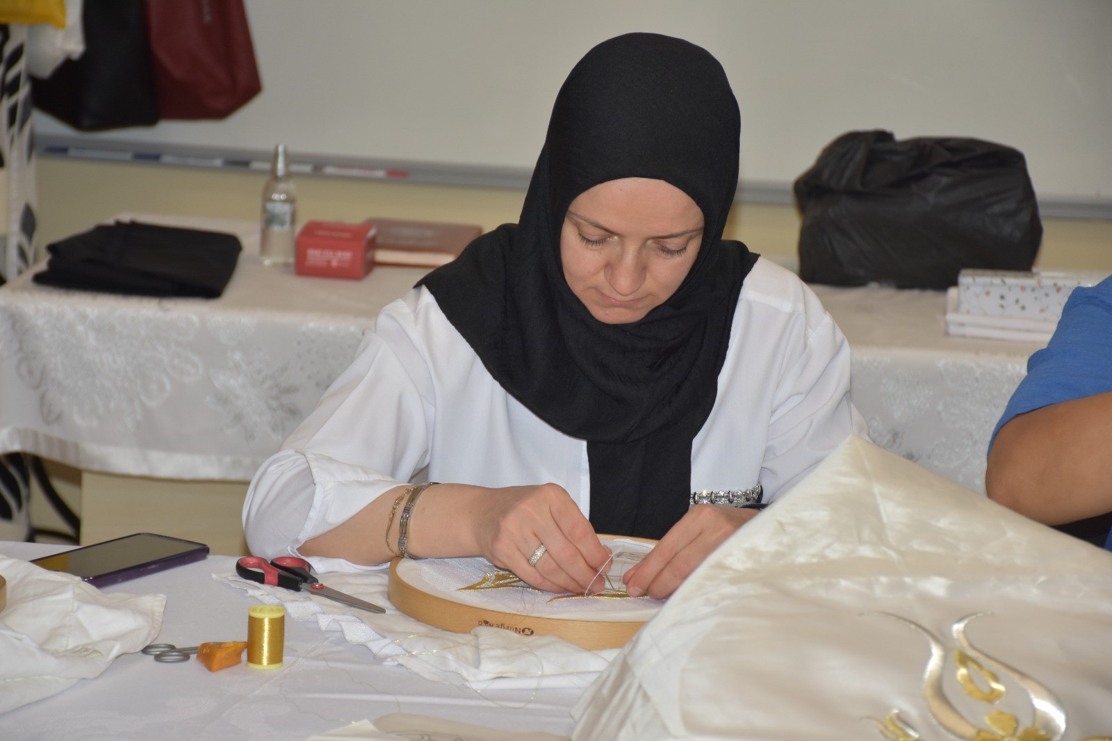 El Işi (3)