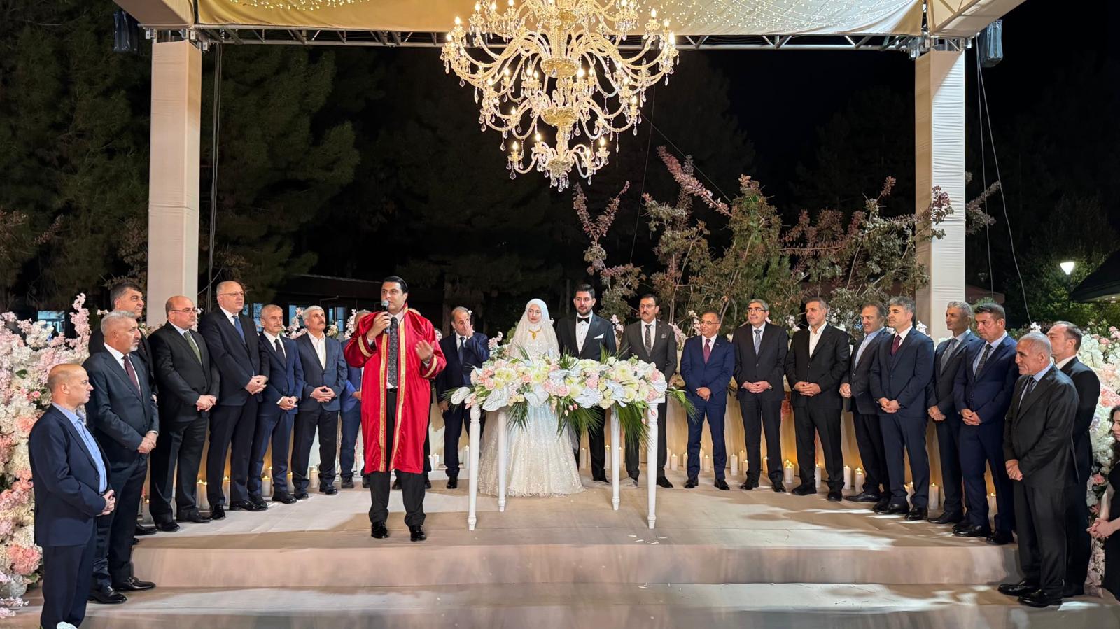 Gaziantep Siyaset Ve İş Dünyası Bu Nikahta Buluştu (1)