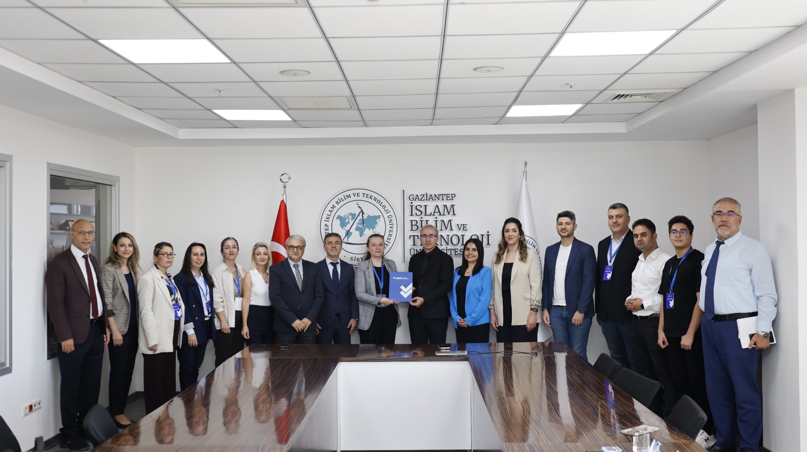 Gi̇btü (3)-1