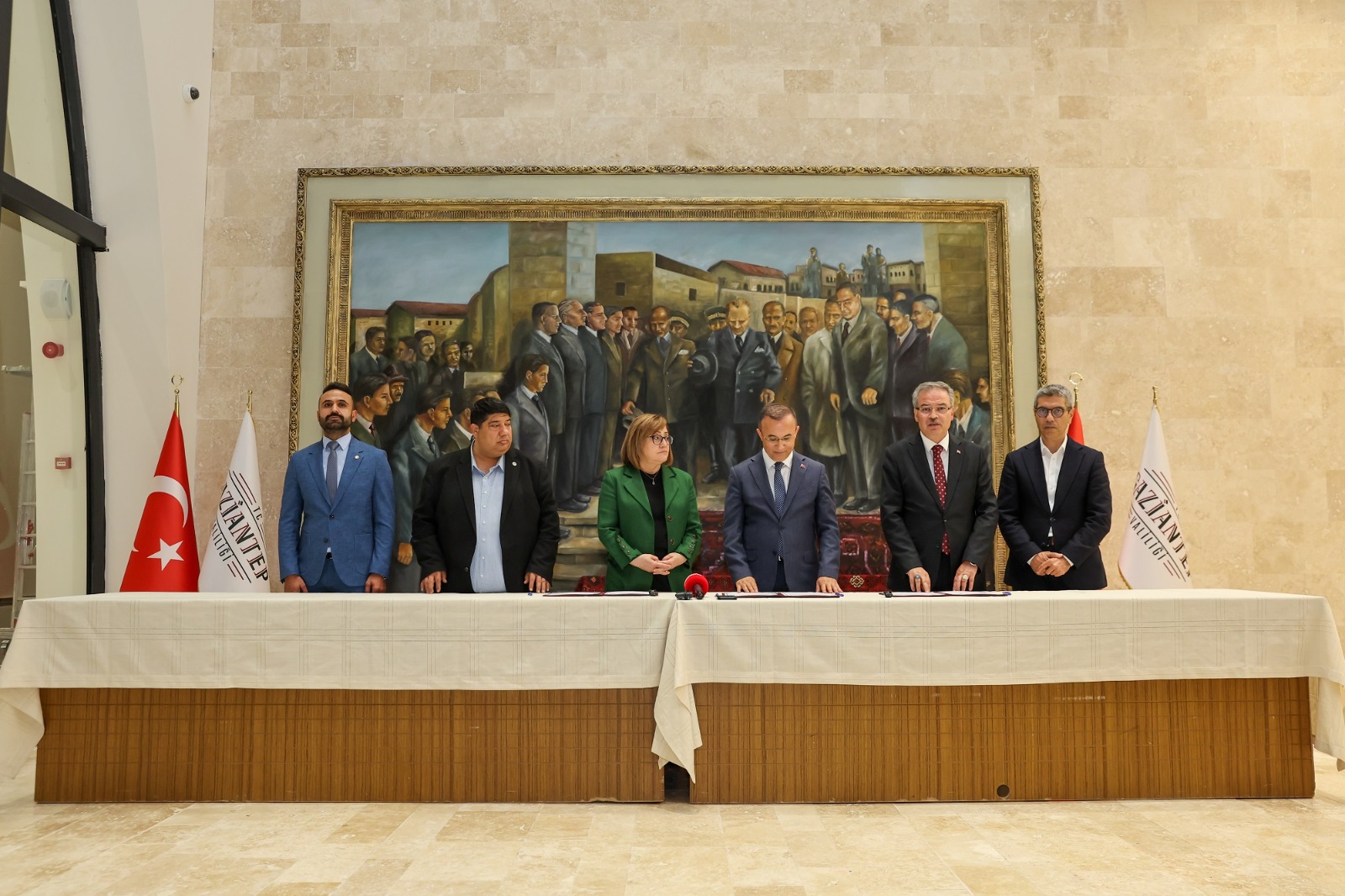 Şahin Bir İlke İmza Attı!, (1)