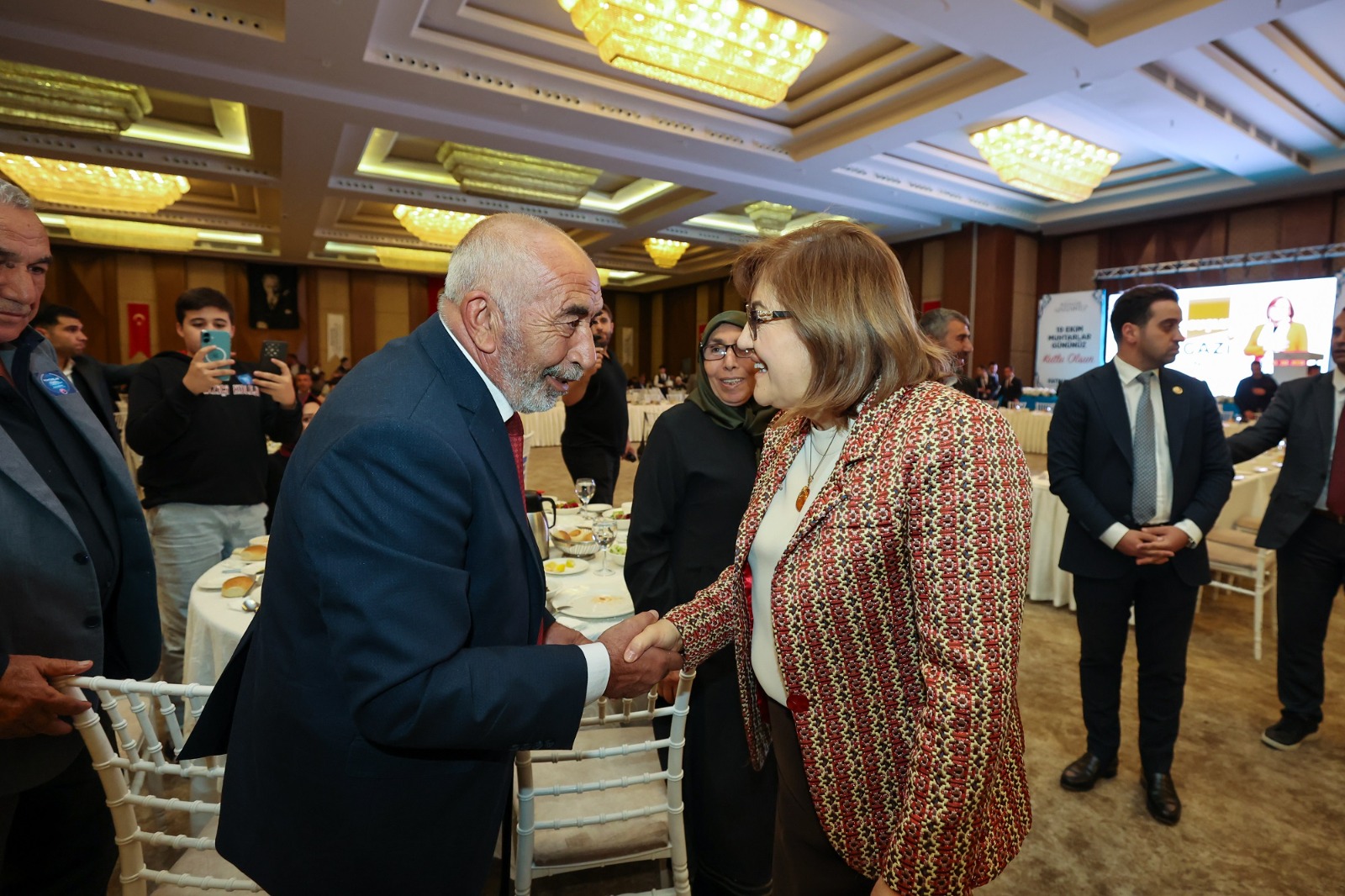 Şahin'den Muhtarlara Müjde! (4)
