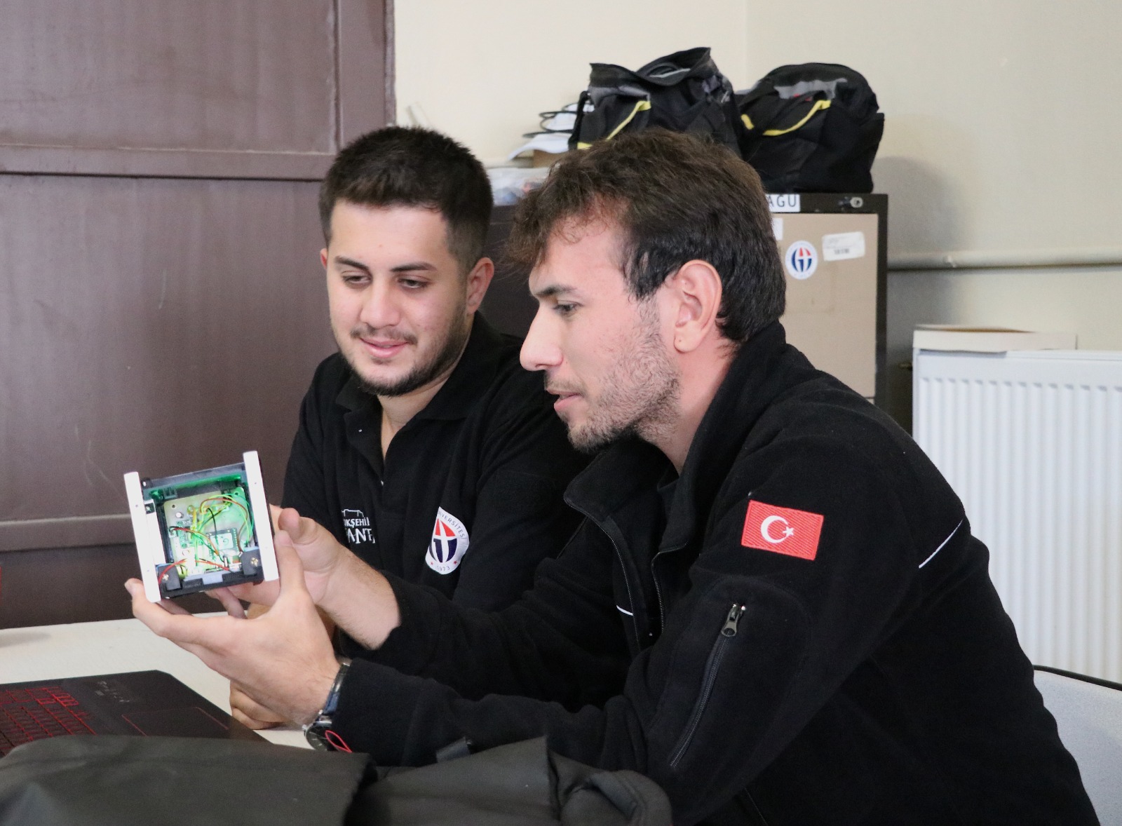 Gaün Öğrencileri Zirveye Oynuyor (2)