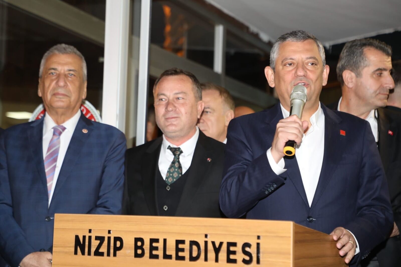 Özel’den Başkan Ali Doğan’a Övgü