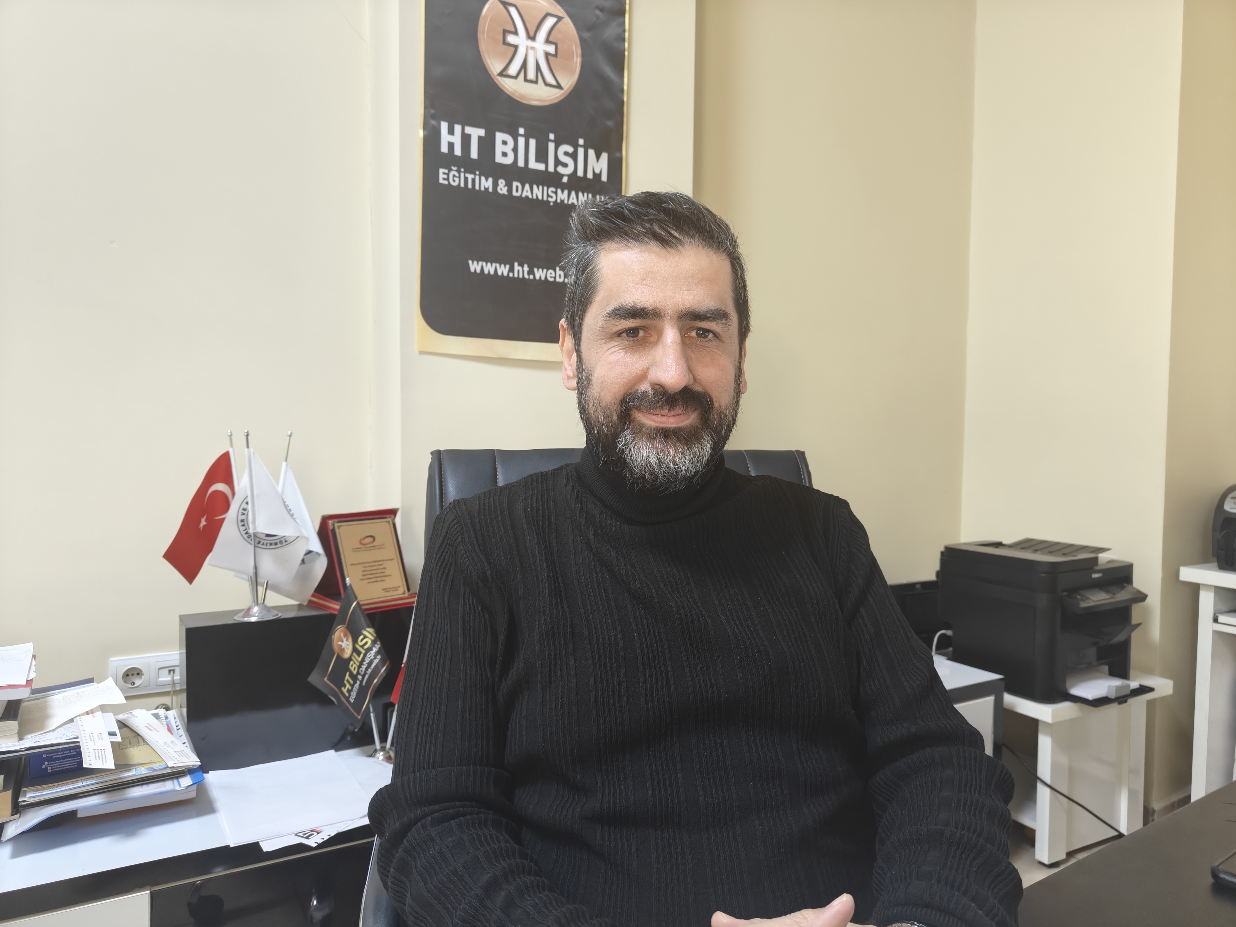 Bilişim Uzmanı Hakan Topuzoğlu