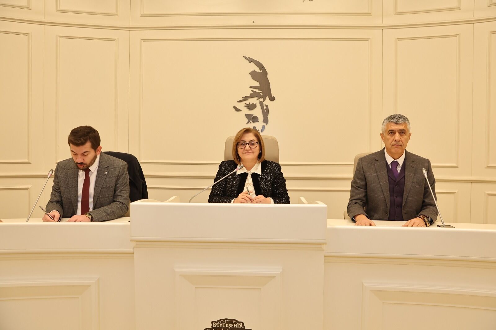 Büyükşehir Meclis (3)-2
