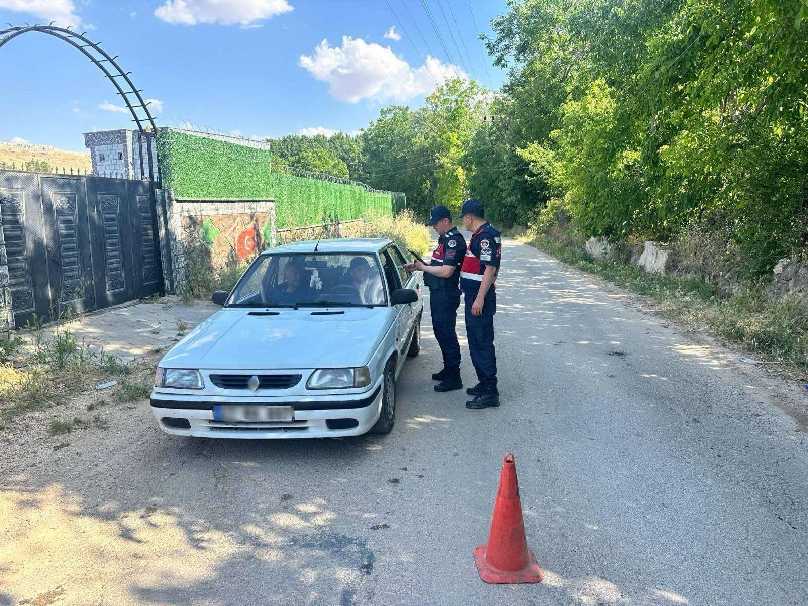 Gaziantep'te Jandarmadan Şok Darbe 353 Firari Yakalandı (2)
