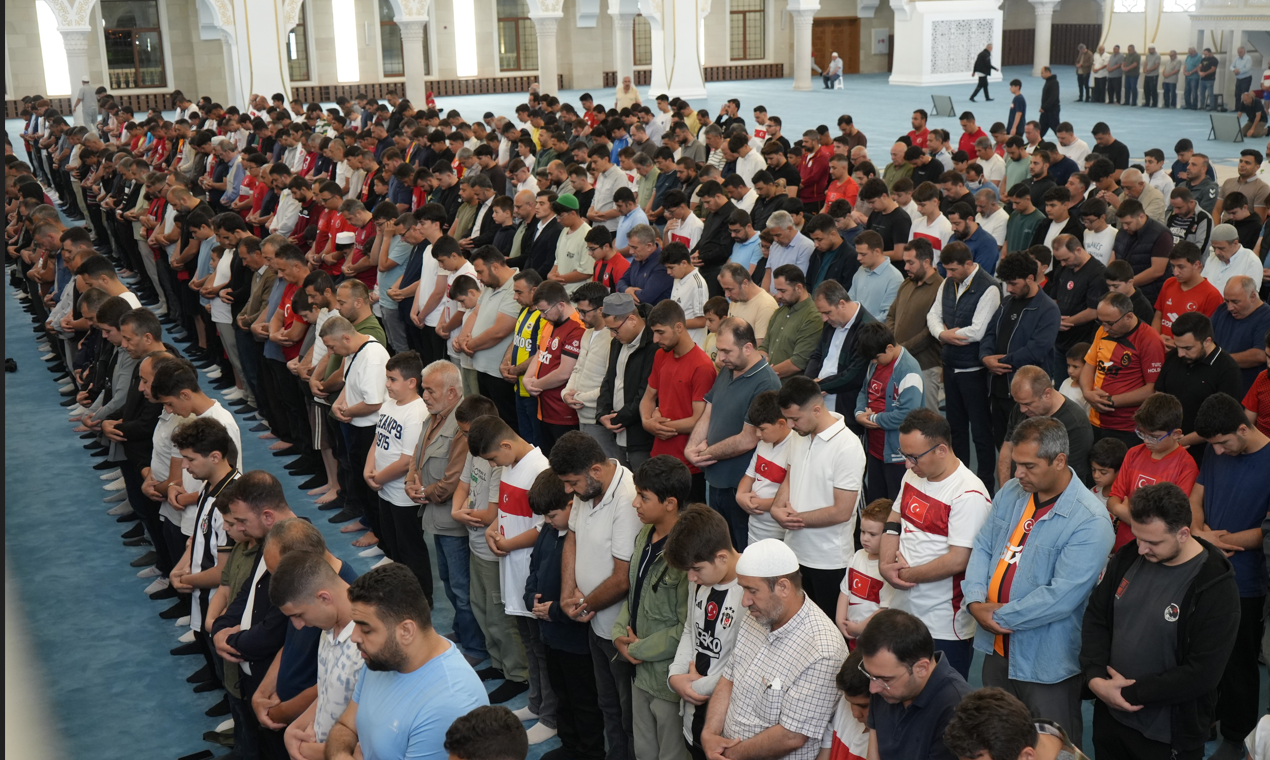 Şahinbey'de Milli Coşku Dualardan Dev Ekrana Destek (2)