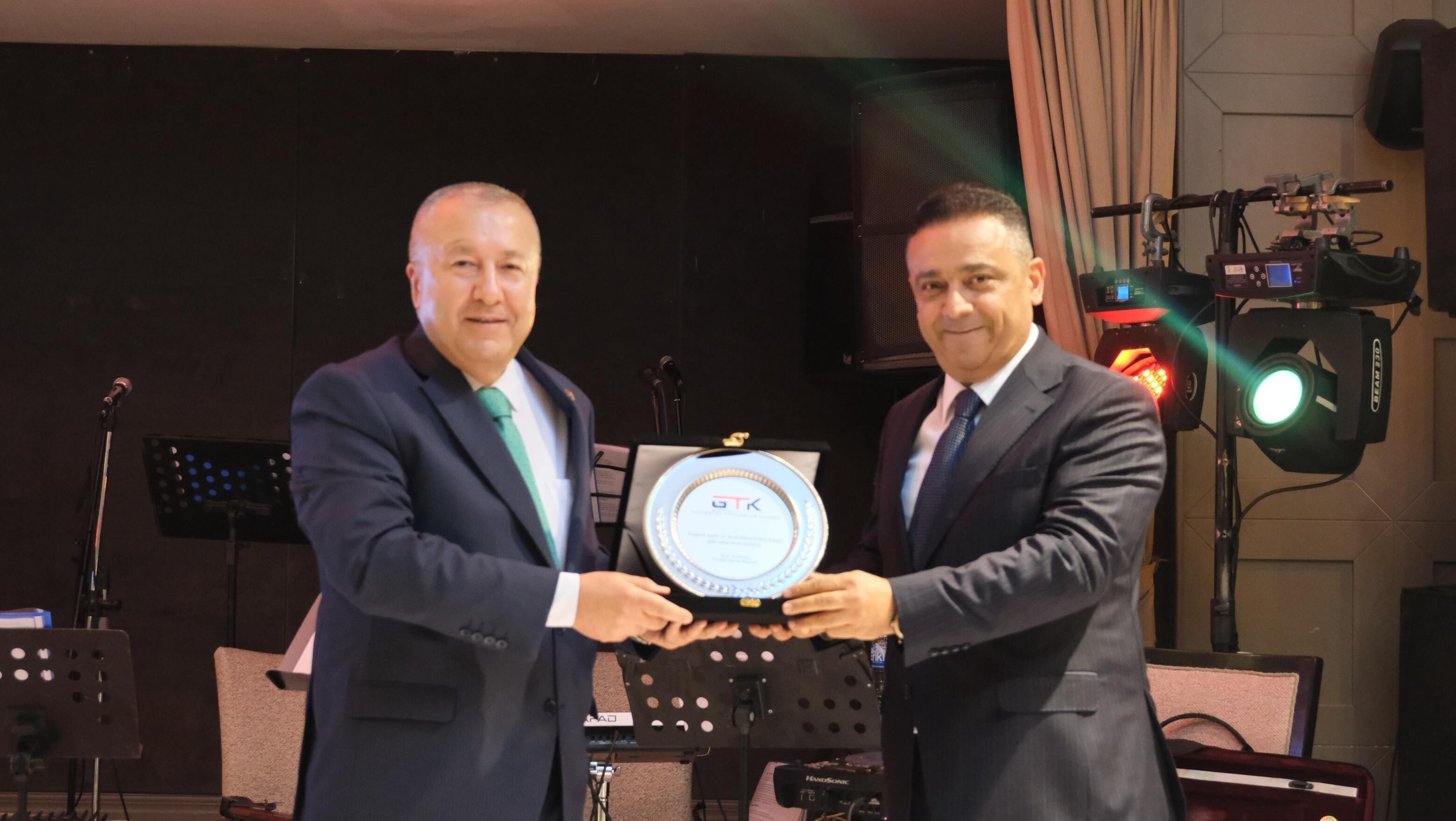 Tüccarlar Kulübü (2)-2