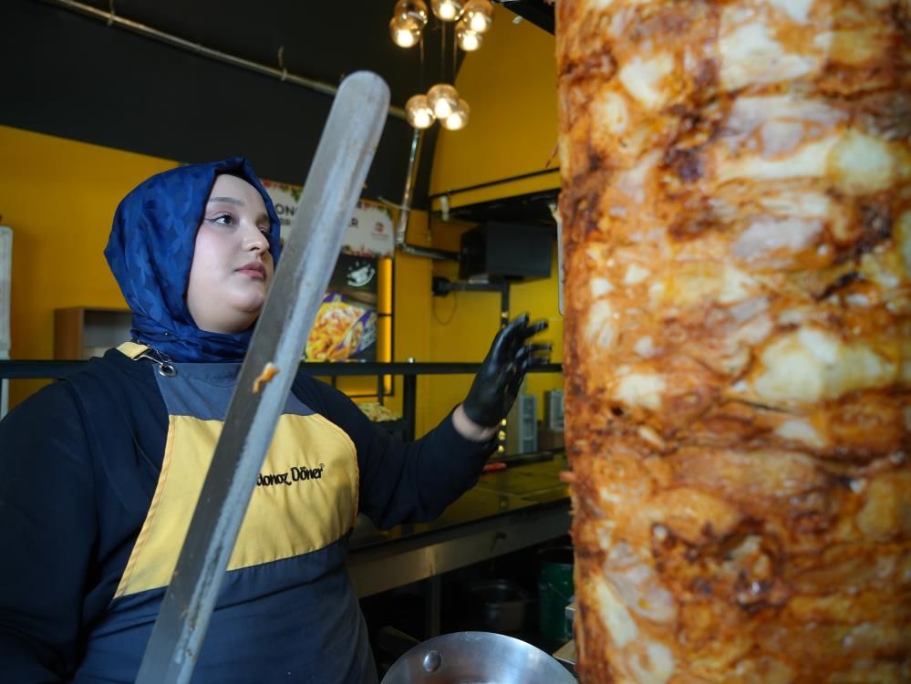 Erkek işi dediler, döner ustası oldu