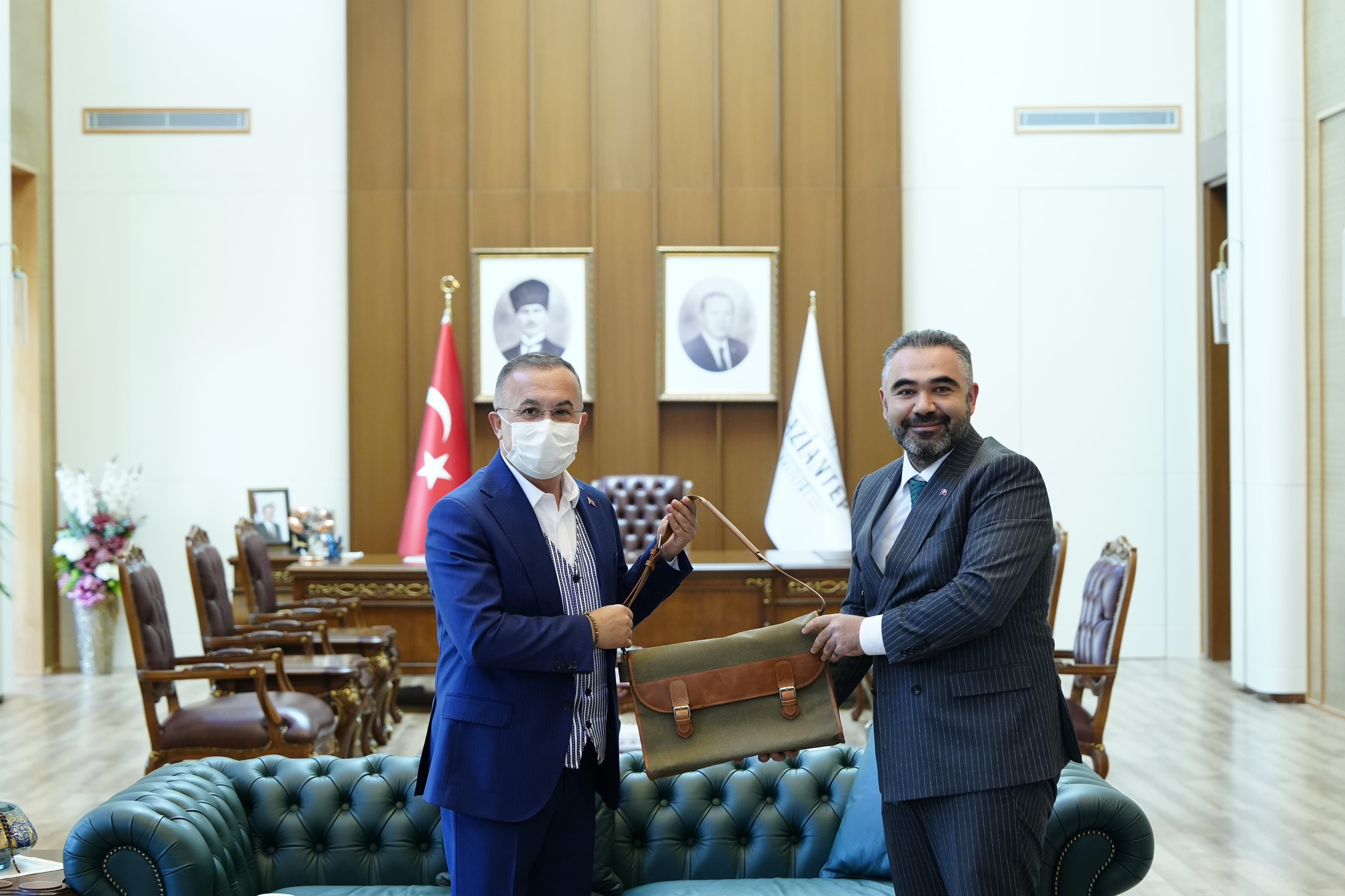 Ptt Çeber Zi̇yaret